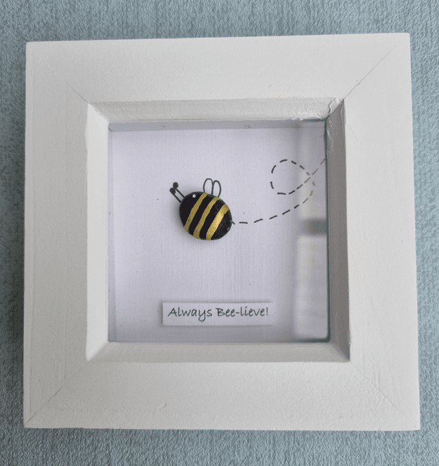 Irish, Hand Crafted Pebble Art Bee Picture &#039;Always Bee-lieve&#039;