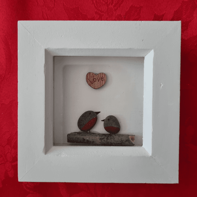 Irish, Hand Crafted &#039;Love Birds&#039; Pebble Art Robin Frame